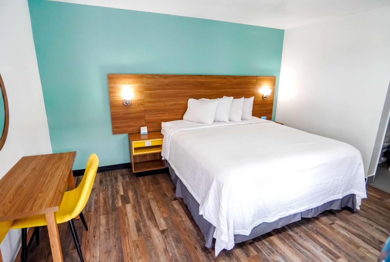 Beyond Stay Hotel Victorville Downtown Exterior foto